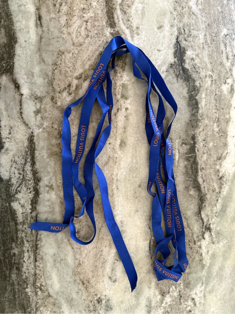 Louis Vuitton Ribbon - Picture 3 of 3